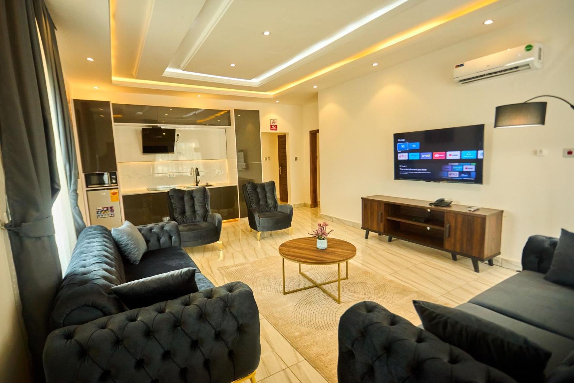 Aiden Homes And Apartments Hotel Koforidua Екстериор снимка