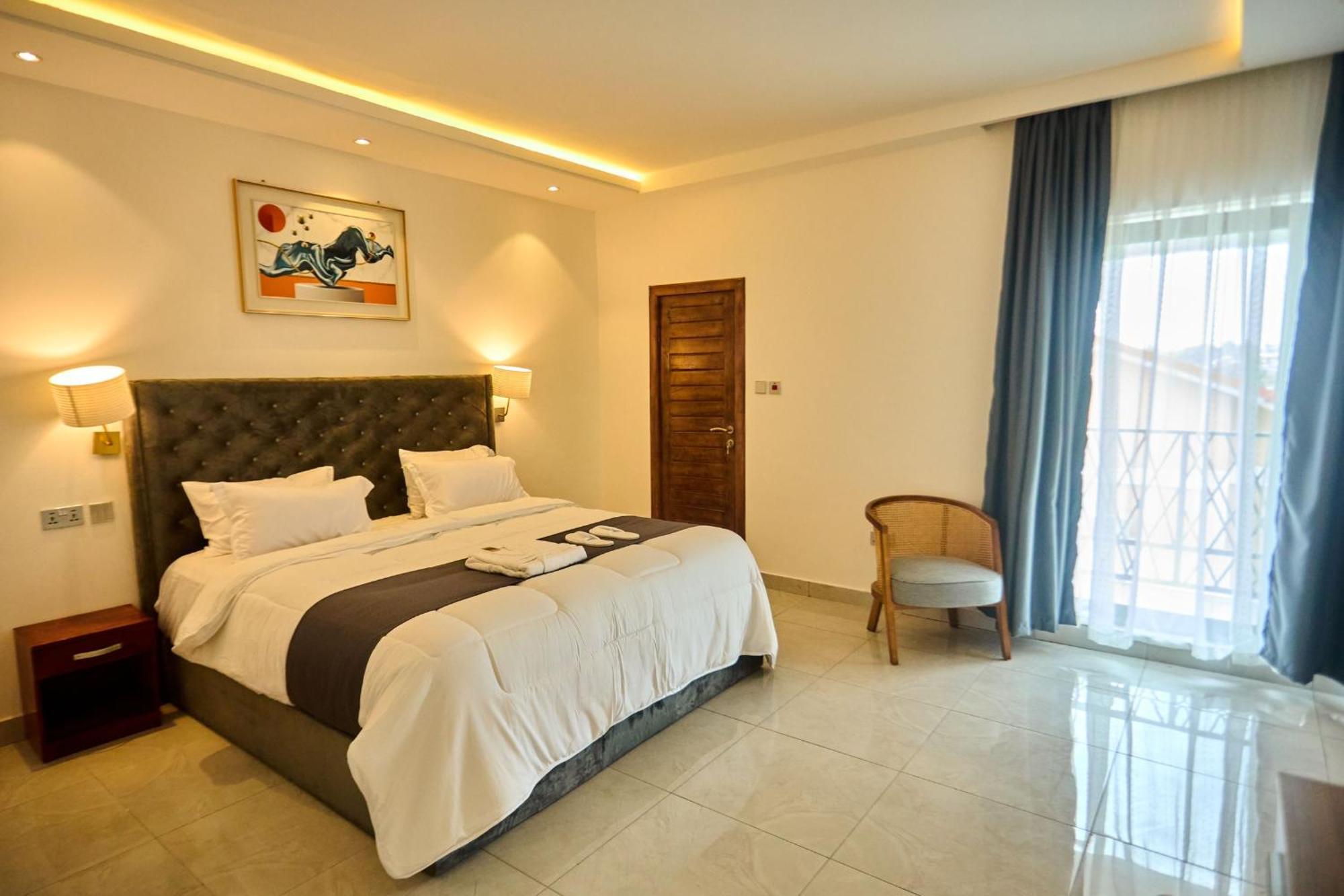 Aiden Homes And Apartments Hotel Koforidua Екстериор снимка