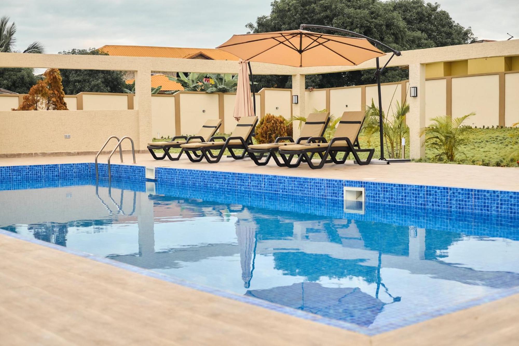 Aiden Homes And Apartments Hotel Koforidua Екстериор снимка