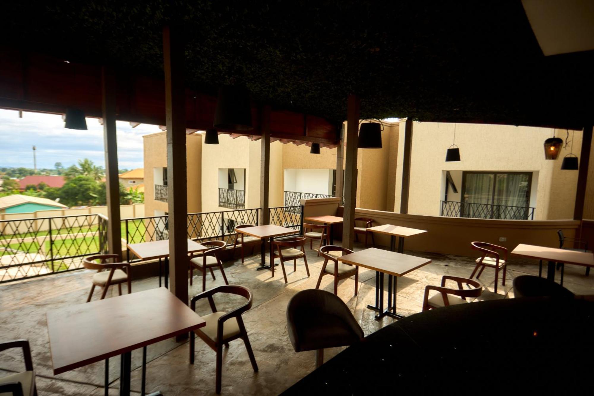 Aiden Homes And Apartments Hotel Koforidua Екстериор снимка