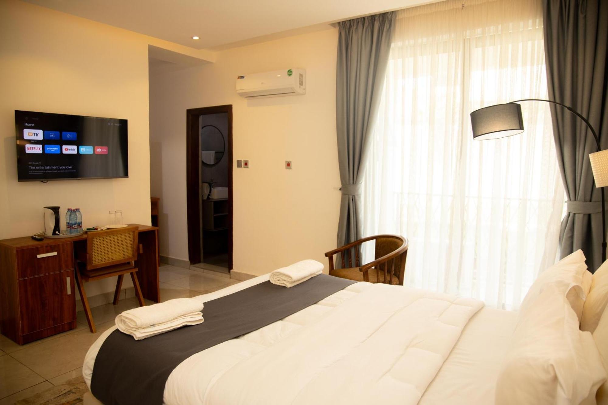 Aiden Homes And Apartments Hotel Koforidua Екстериор снимка