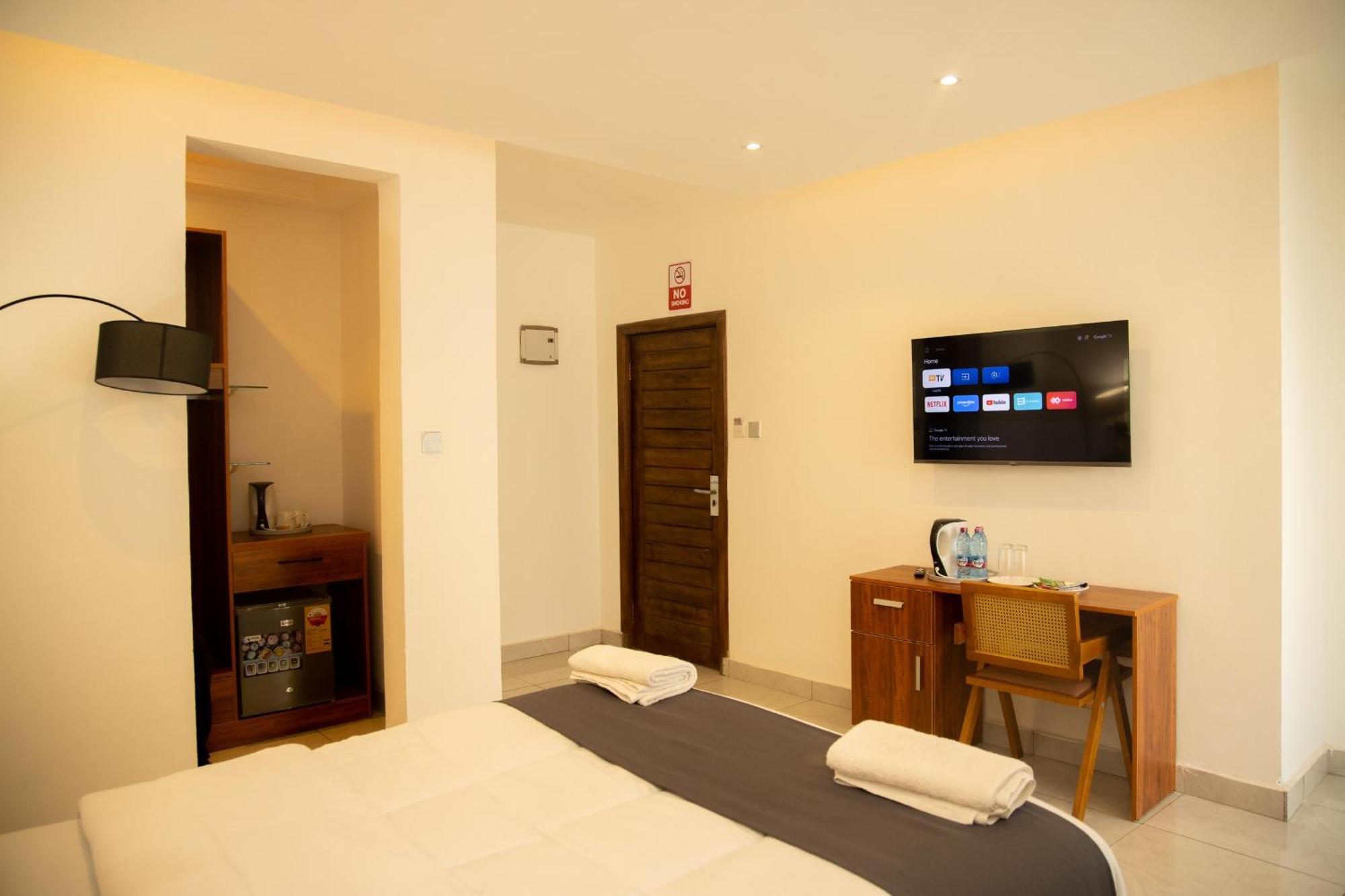 Aiden Homes And Apartments Hotel Koforidua Екстериор снимка