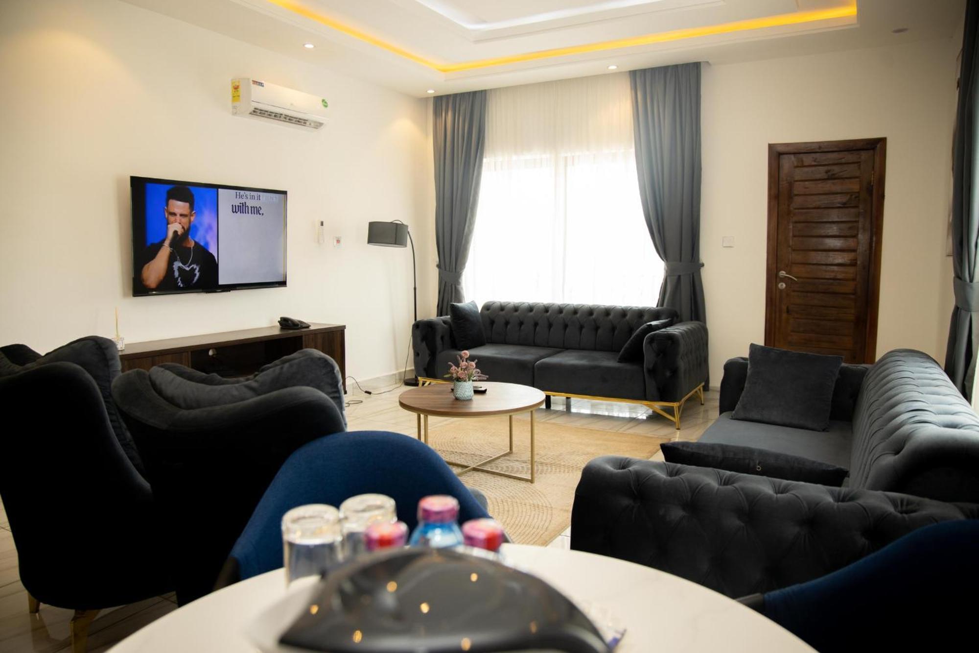 Aiden Homes And Apartments Hotel Koforidua Екстериор снимка