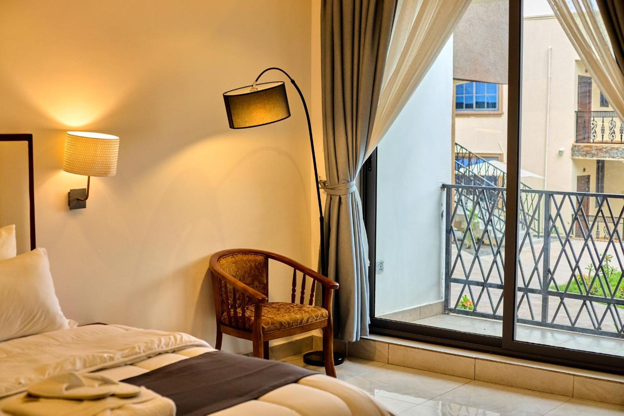 Aiden Homes And Apartments Hotel Koforidua Екстериор снимка