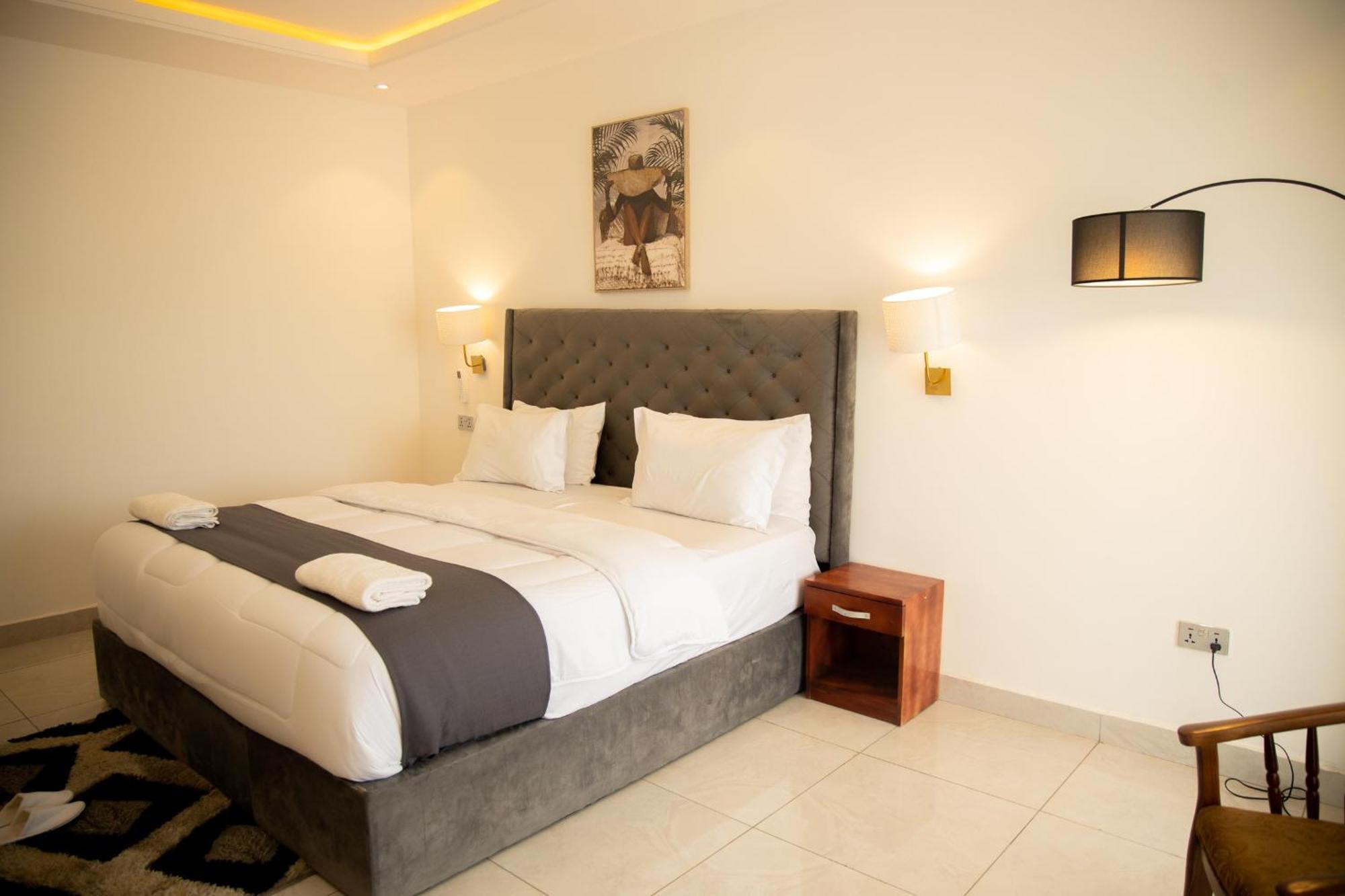Aiden Homes And Apartments Hotel Koforidua Екстериор снимка